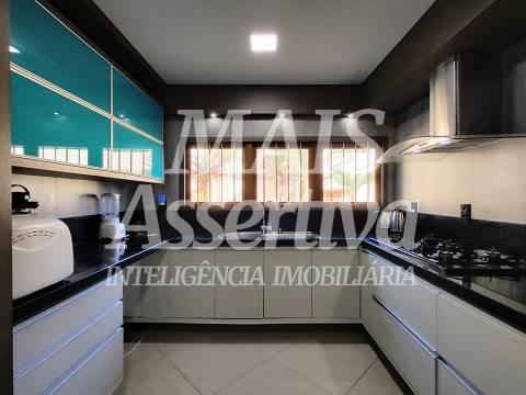 Excelente sobrado semi mobiliado para venda, bairro União em Estância Velha/RS.