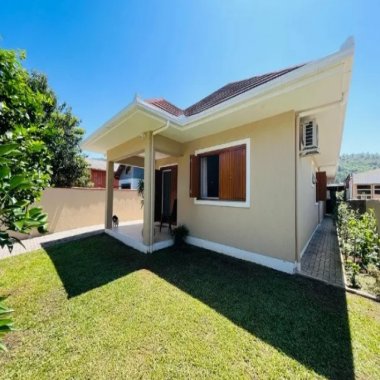 Excelente casa à venda no bairro Várzea Grande em Gramado/RS 