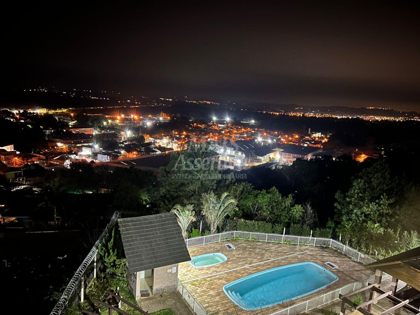 Apartamento semi mobiliado para venda no Monte Brasil 