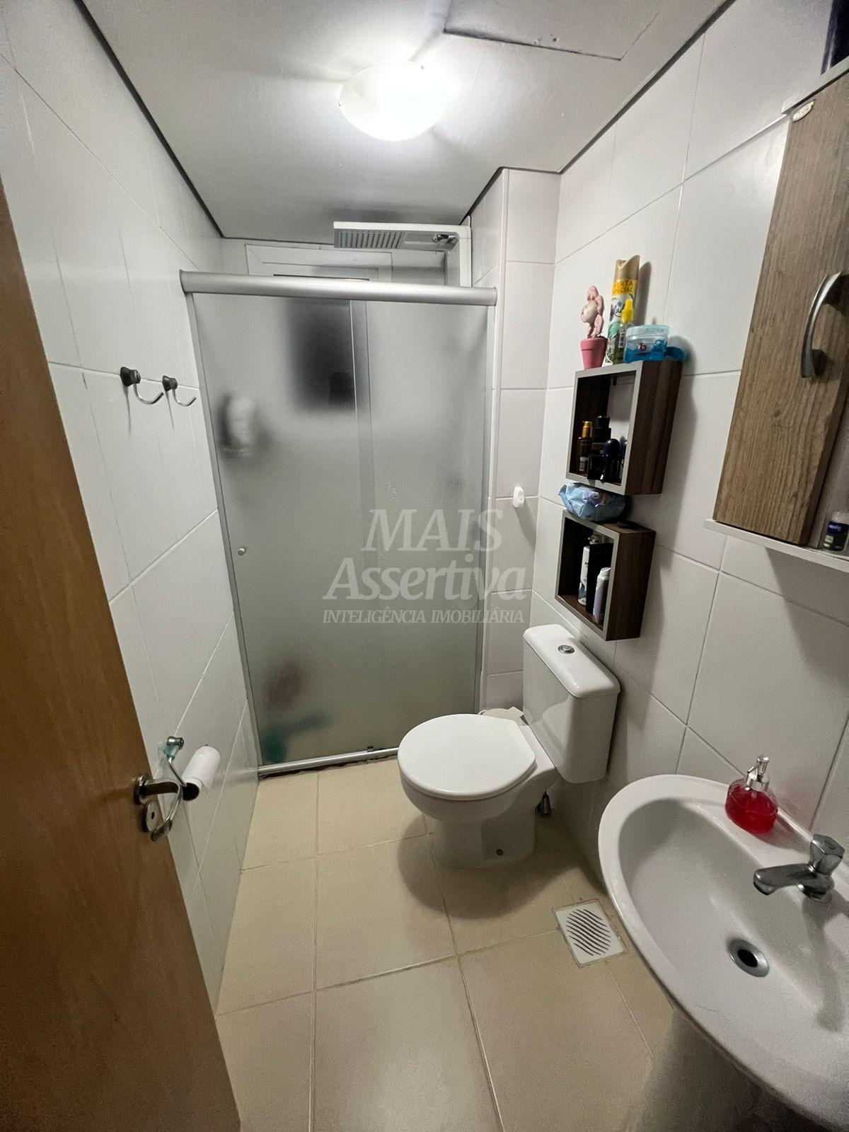 Apartamento semi mobiliado para venda no Monte Brasil 