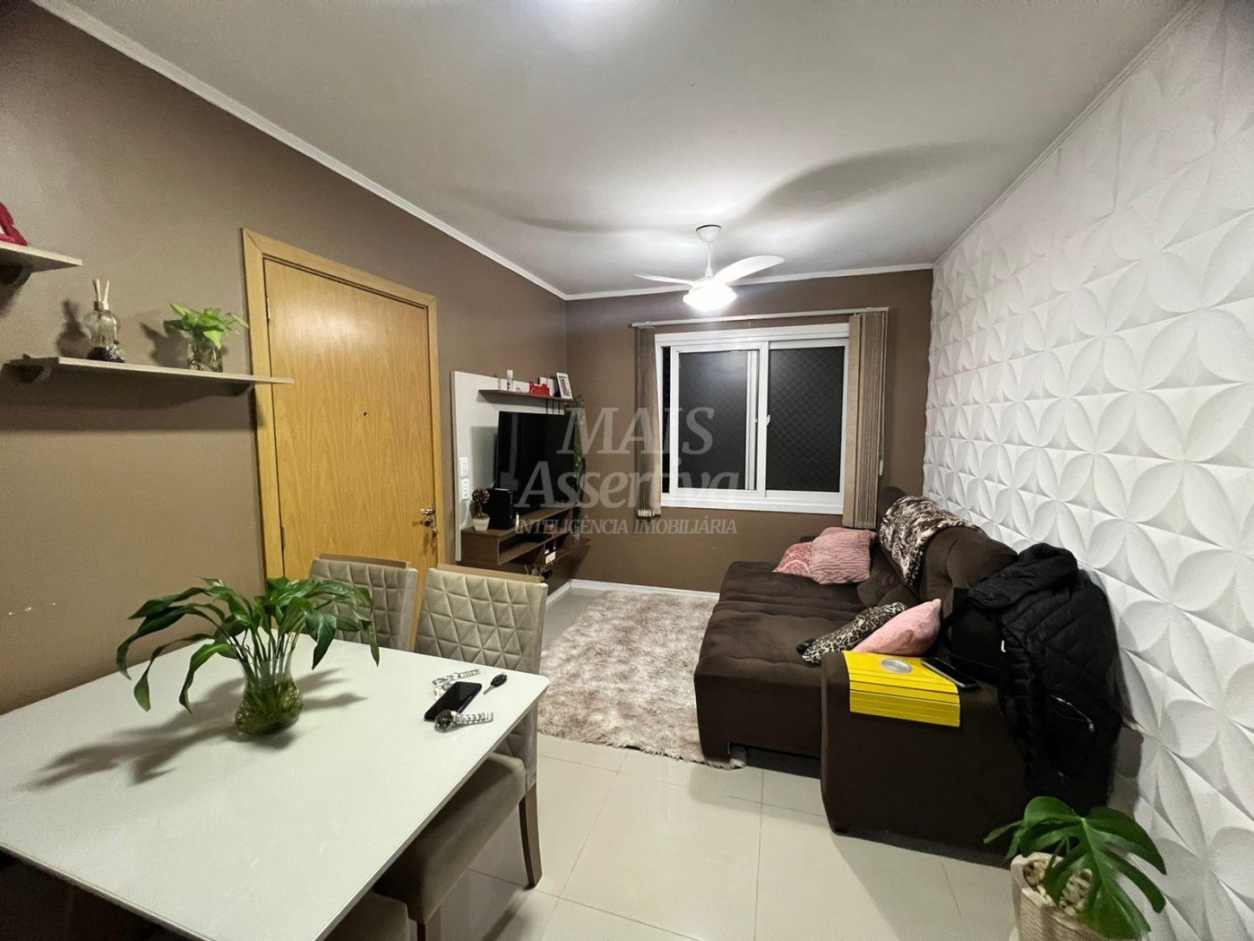 Apartamento semi mobiliado para venda no Monte Brasil 