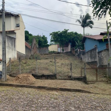 Amplo terreno com 476,25 m² para venda em São Leopoldo 