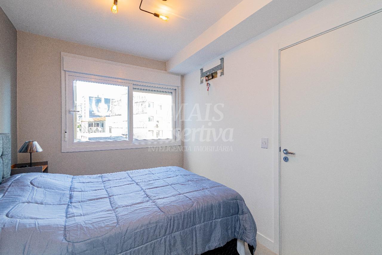 Ótimo apartamento mobiliado e decorado à venda em Porto Alegre/RS