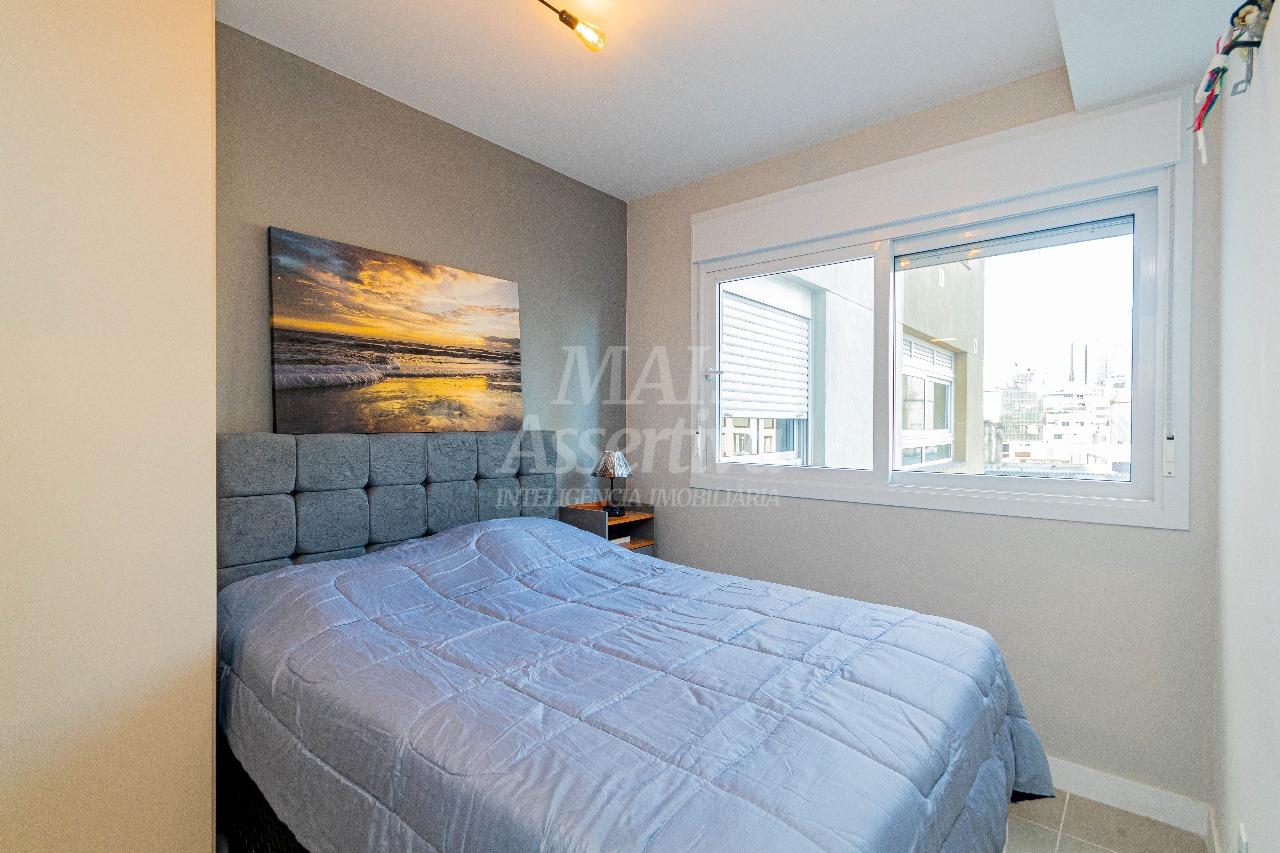 Ótimo apartamento mobiliado e decorado à venda em Porto Alegre/RS