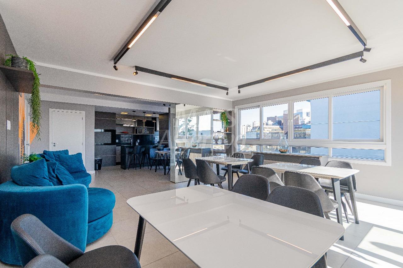 Ótimo apartamento mobiliado e decorado à venda em Porto Alegre/RS