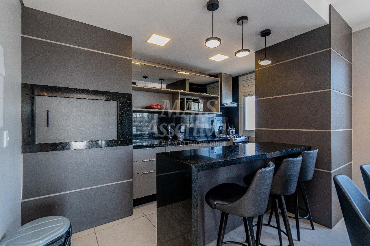 Ótimo apartamento mobiliado e decorado à venda em Porto Alegre/RS