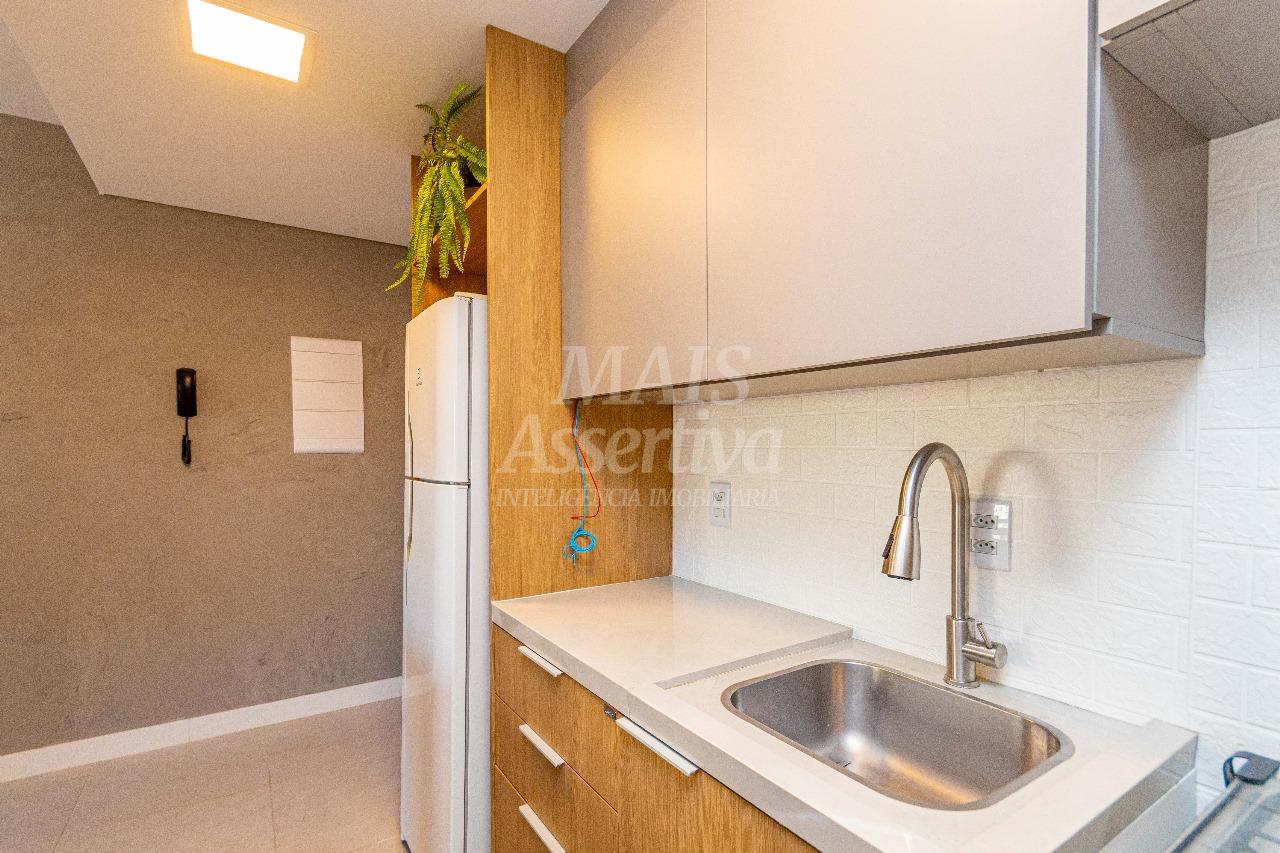 Ótimo apartamento mobiliado e decorado à venda em Porto Alegre/RS
