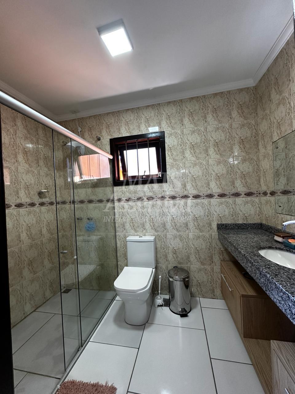 Casa 05 dormitórios para venda em Xangrilá
