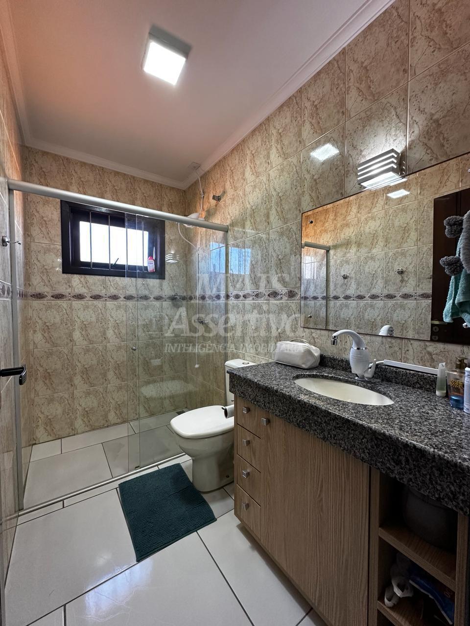 Casa 05 dormitórios para venda em Xangrilá