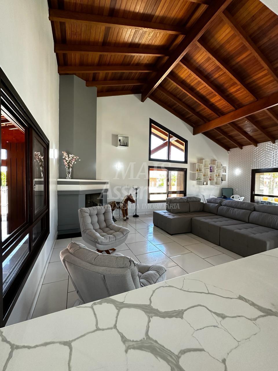 Casa 05 dormitórios para venda em Xangrilá