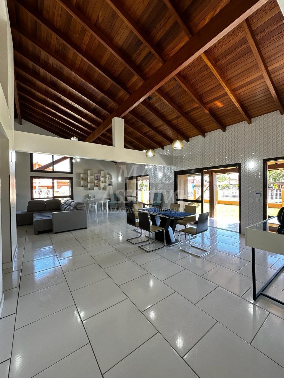 Casa 05 dormitórios para venda em Xangrilá