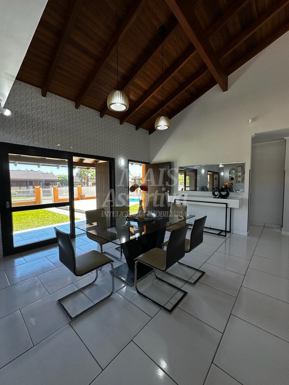 Casa 05 dormitórios para venda em Xangrilá