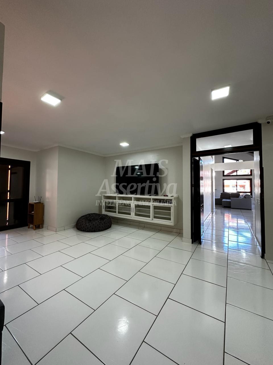 Casa 05 dormitórios para venda em Xangrilá