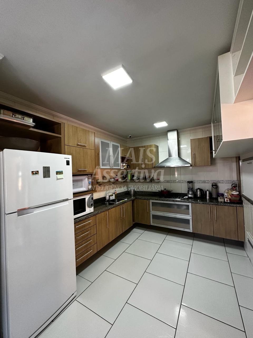 Casa 05 dormitórios para venda em Xangrilá