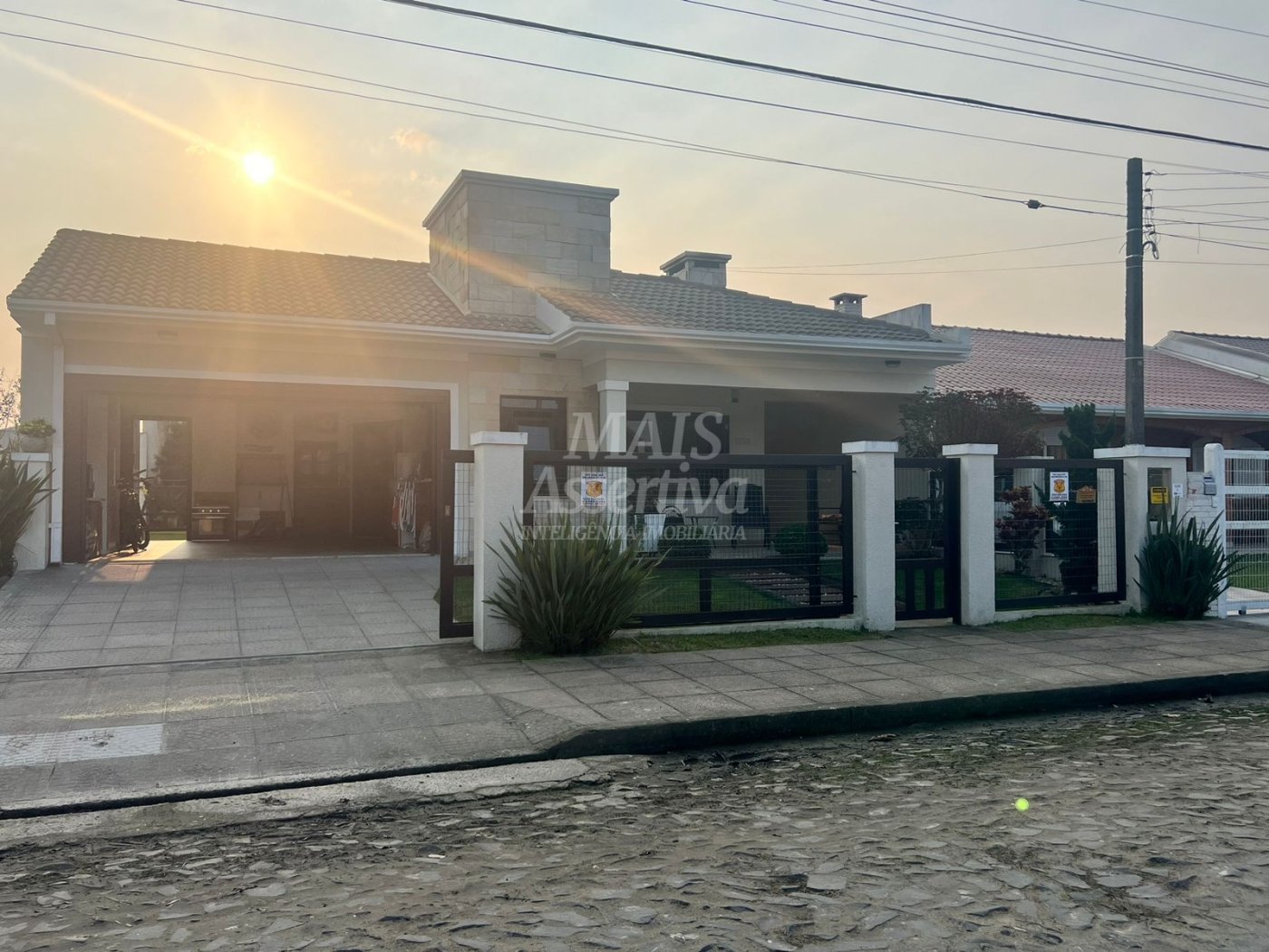 ExcelenteCasa à venda em Xangri-Lá/RS - 3 Dormitórios, 1 Suíte