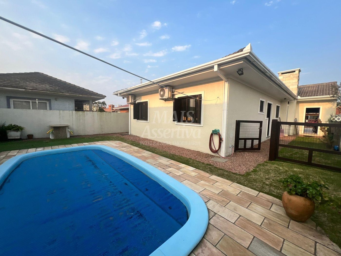ExcelenteCasa à venda em Xangri-Lá/RS - 3 Dormitórios, 1 Suíte