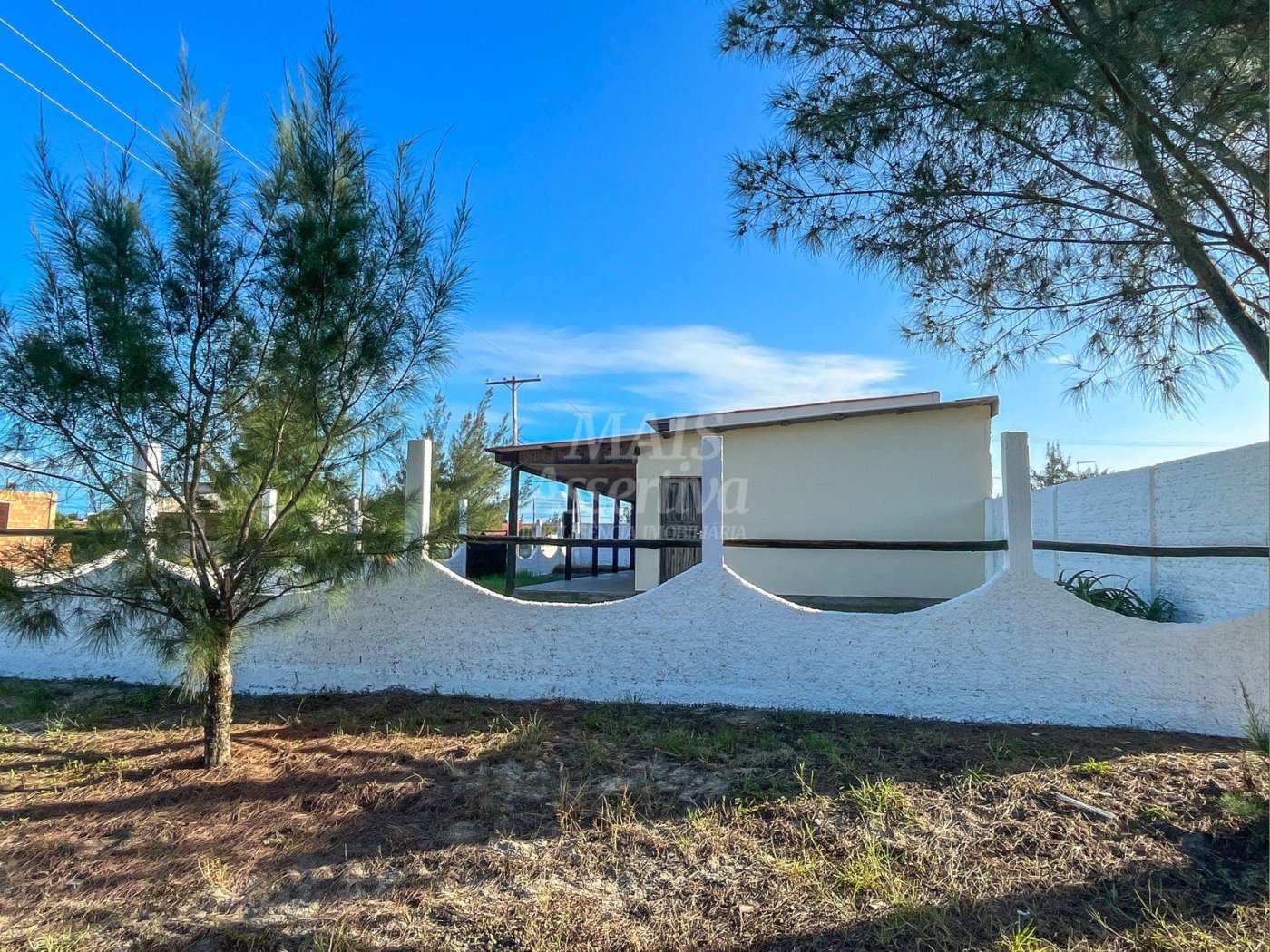 Casa mobiliada 03 dormitórios para venda em Quintão