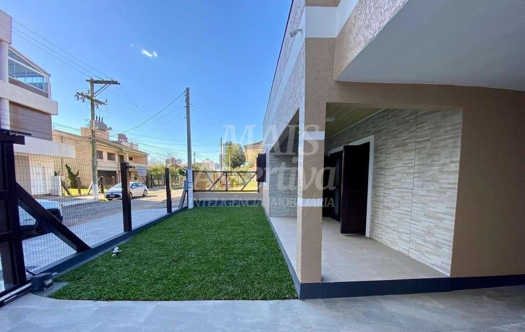 Casa 03 dormitórios para venda em Tramandaí Centro