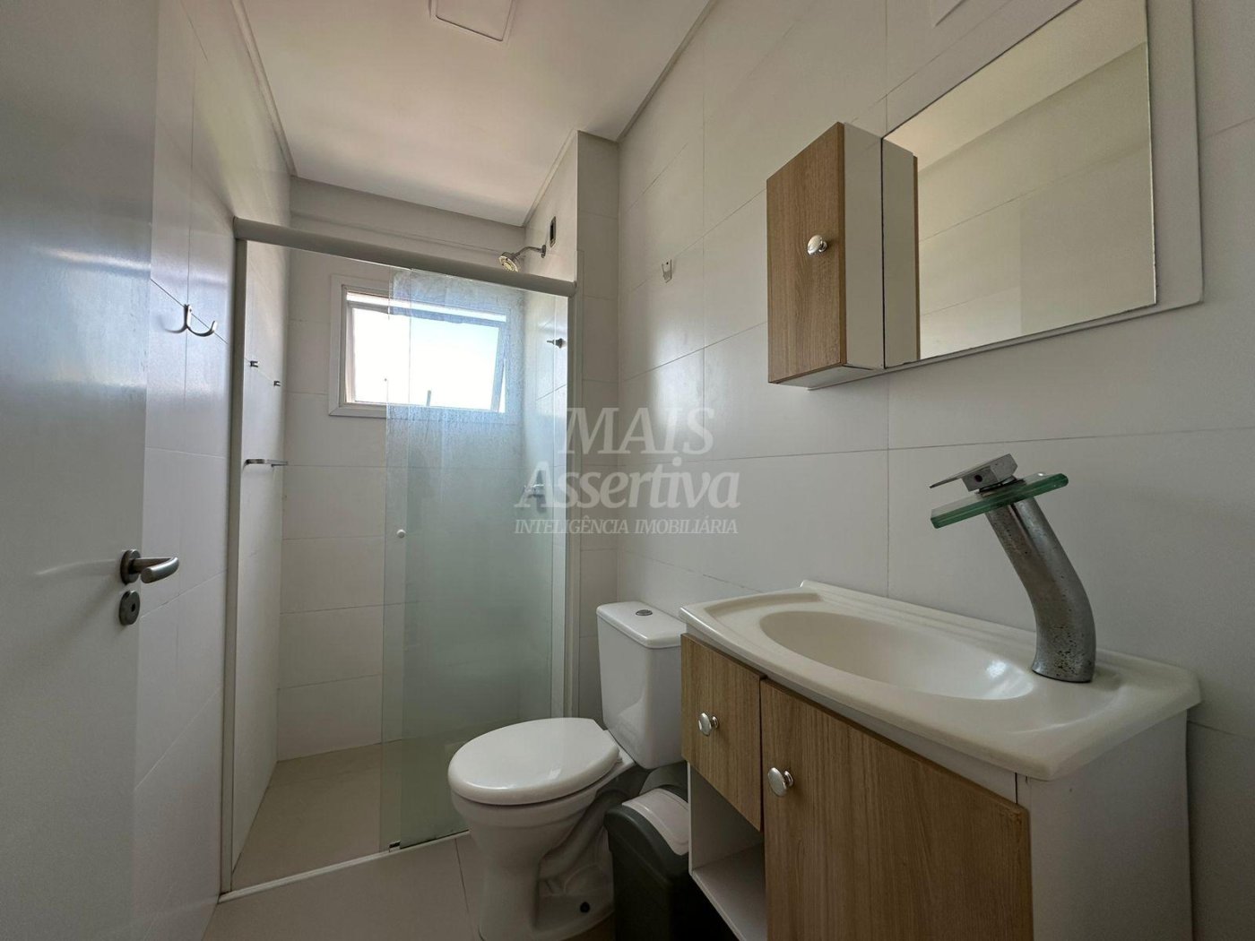 Apartamento semimobiliado 03 dormitórios para venda em Itapema bairro Morretes