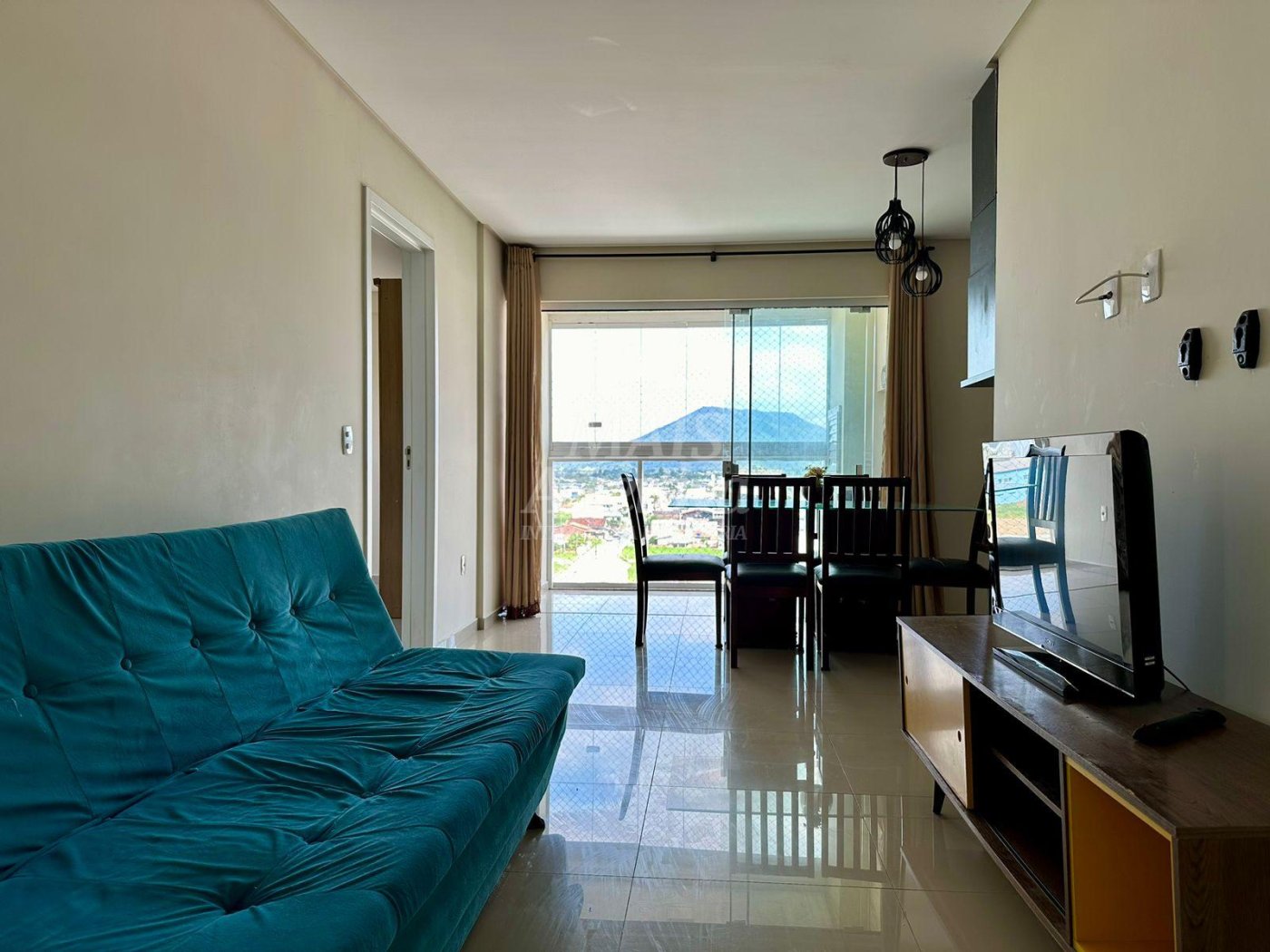 Apartamento semimobiliado 03 dormitórios para venda em Itapema bairro Morretes