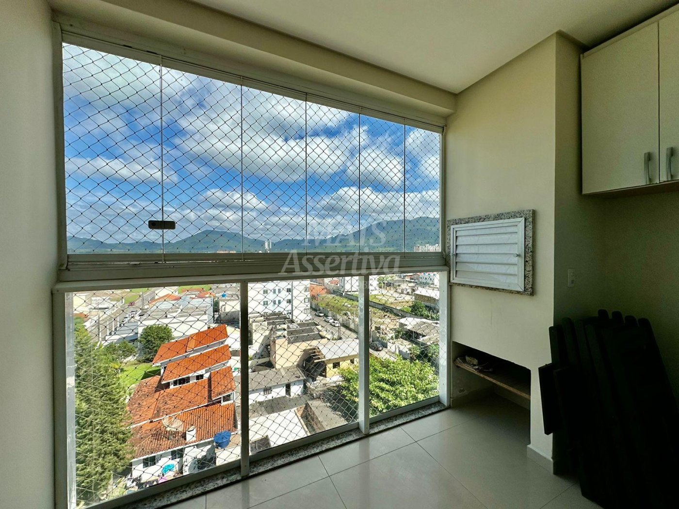Apartamento semimobiliado 03 dormitórios para venda em Itapema bairro Morretes