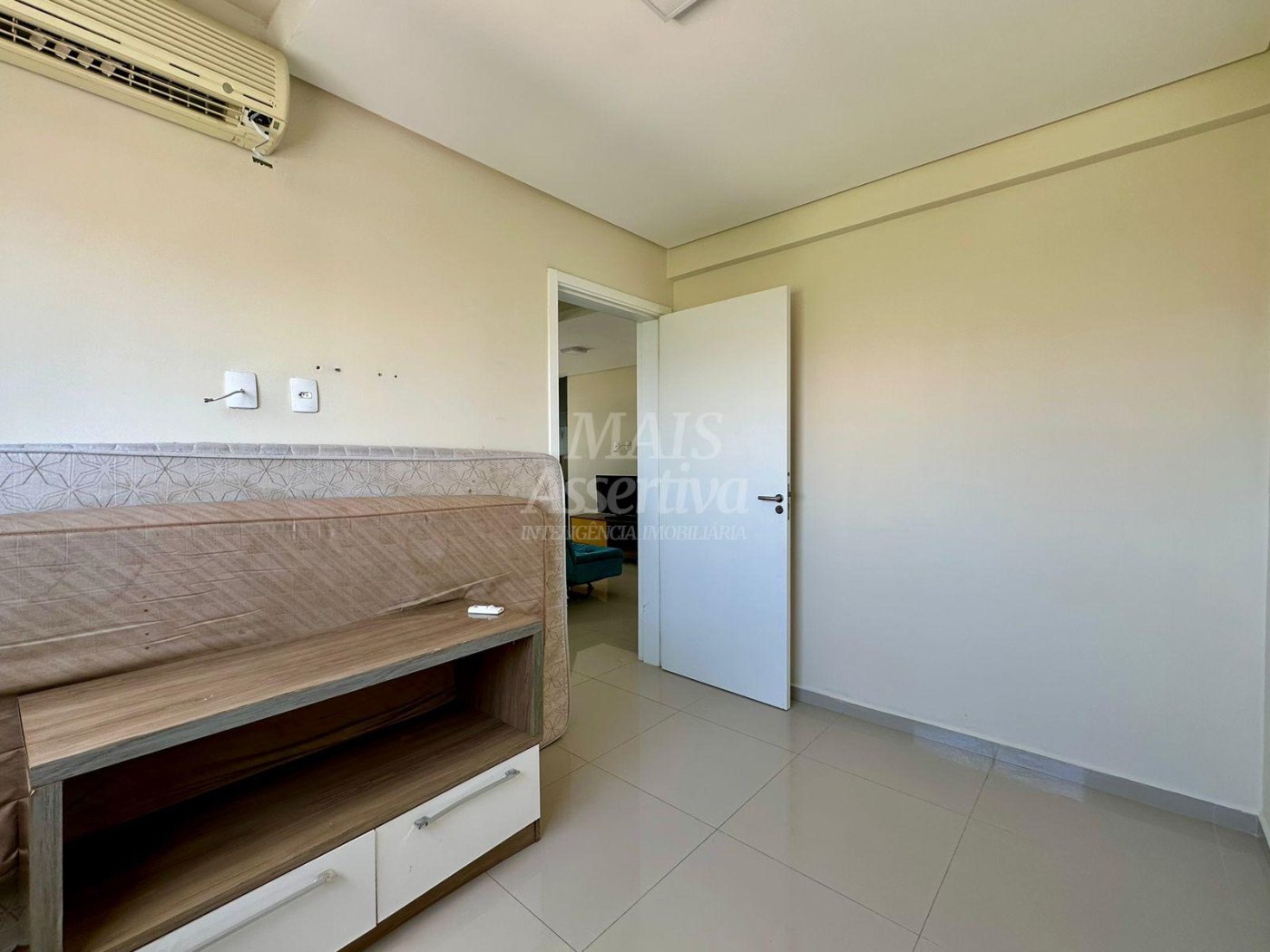 Apartamento semimobiliado 03 dormitórios para venda em Itapema bairro Morretes