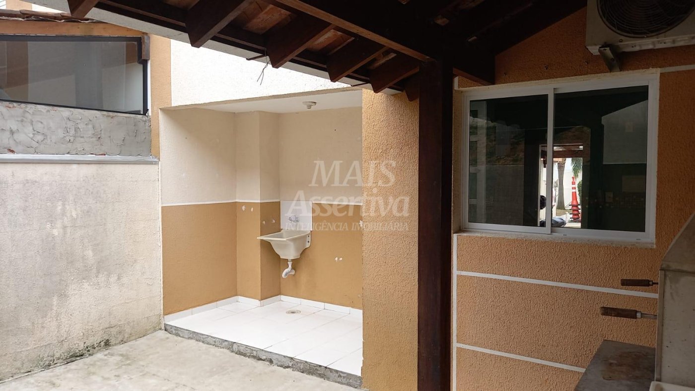 Sobrado 03 dormitórios para venda próximo a Prefeitura de Novo Hamburgo