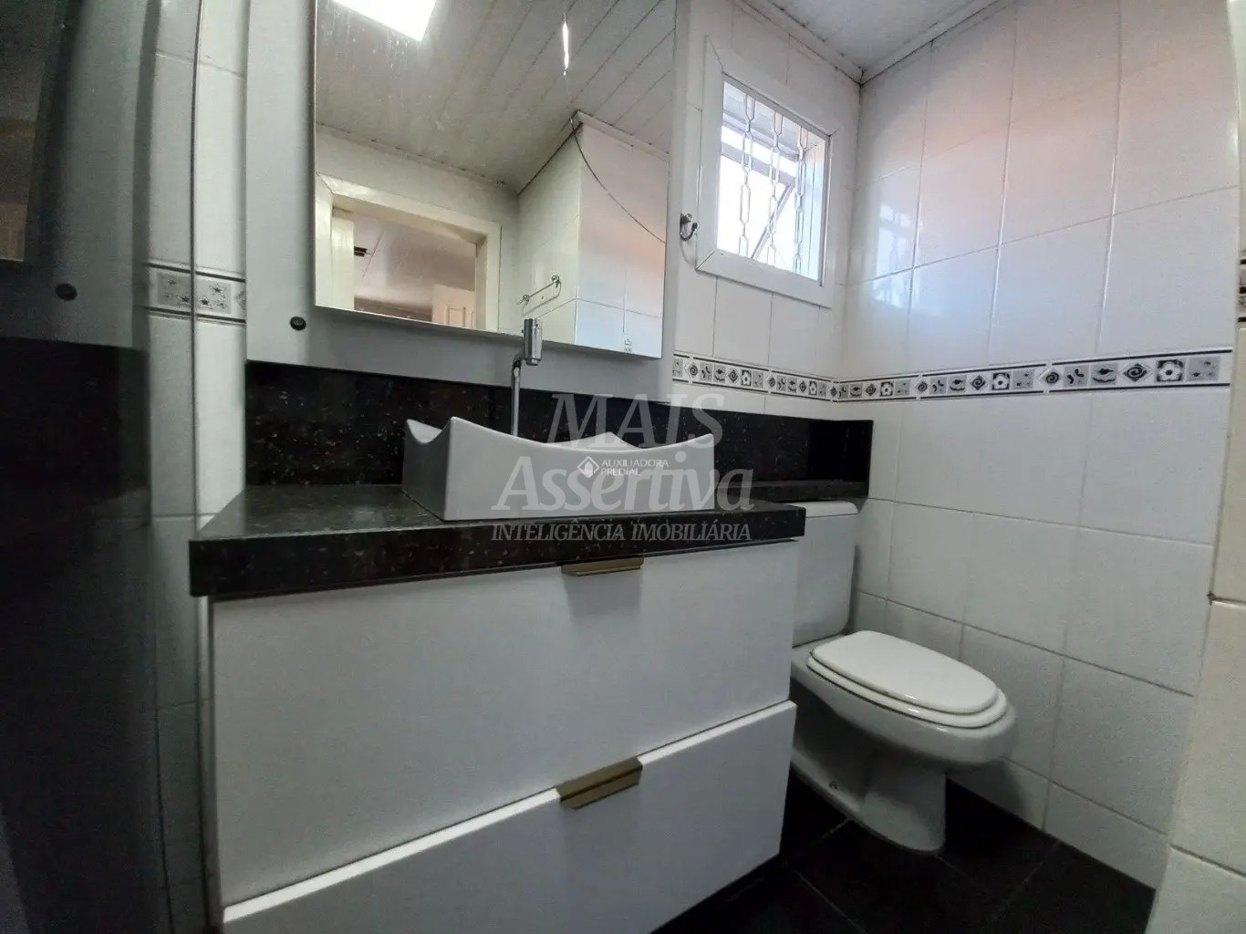 Excelente sobrado com sala comercial para locação em Canudos, Novo Hamburgo/RS