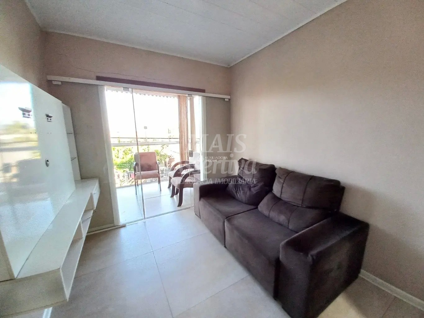 Excelente sobrado com sala comercial para locação em Canudos, Novo Hamburgo/RS