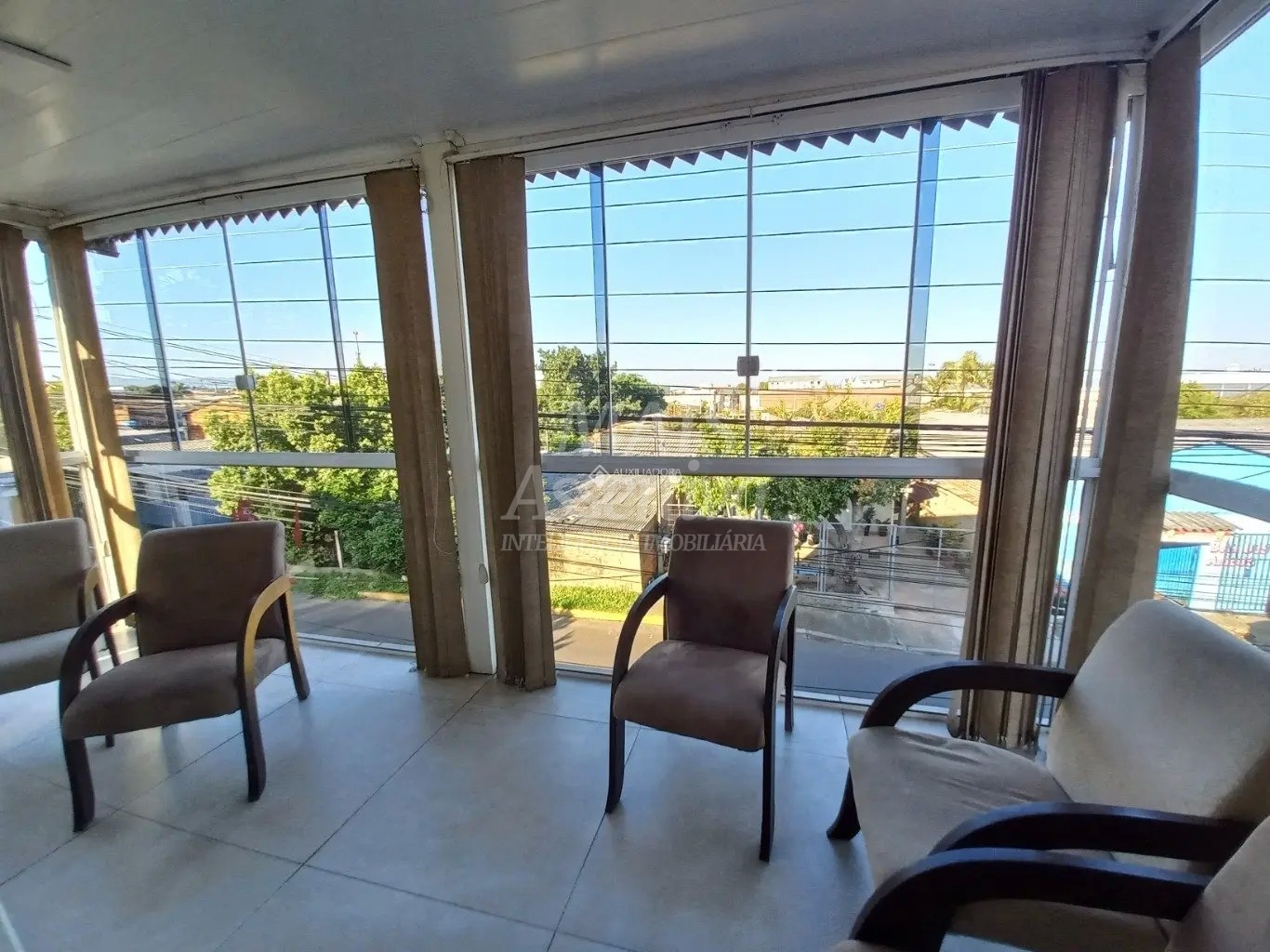 Excelente sobrado com sala comercial para locação em Canudos, Novo Hamburgo/RS