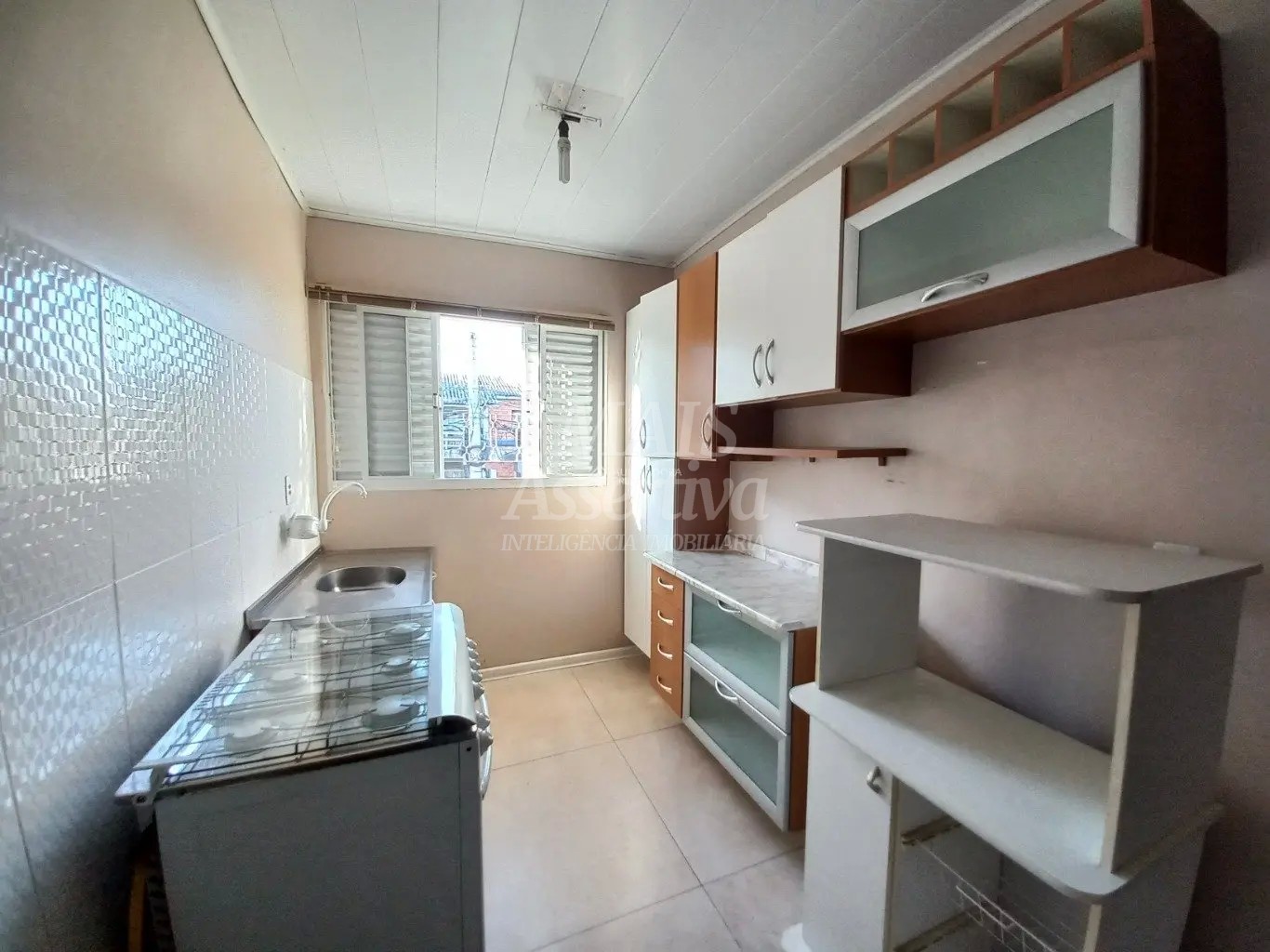 Excelente sobrado com sala comercial para locação em Canudos, Novo Hamburgo/RS