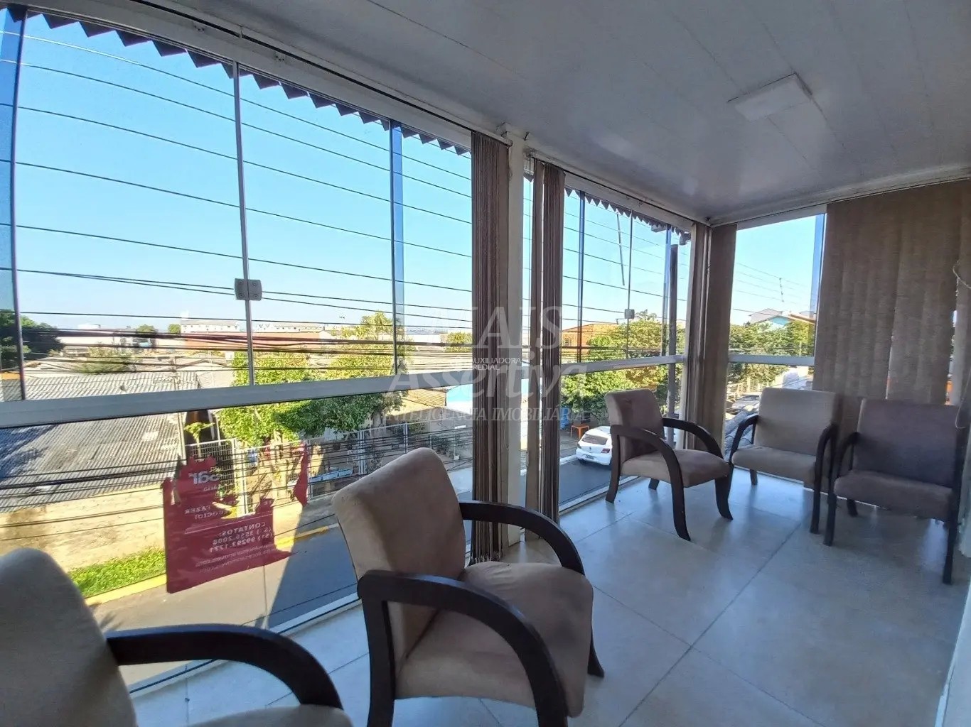 Excelente sobrado com sala comercial para locação em Canudos, Novo Hamburgo/RS
