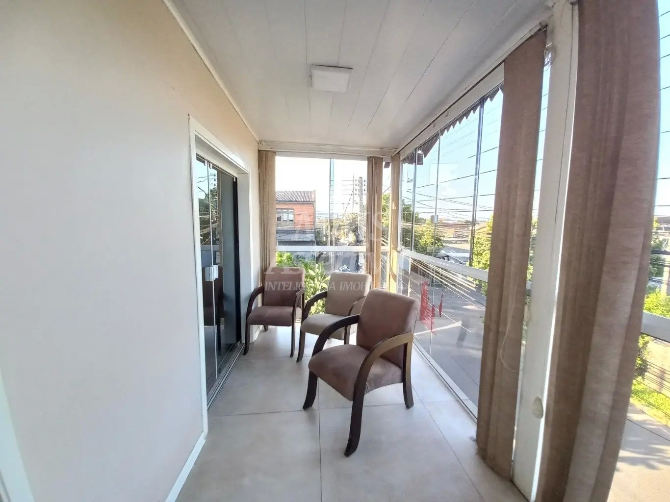 Excelente sobrado com sala comercial para locação em Canudos, Novo Hamburgo/RS