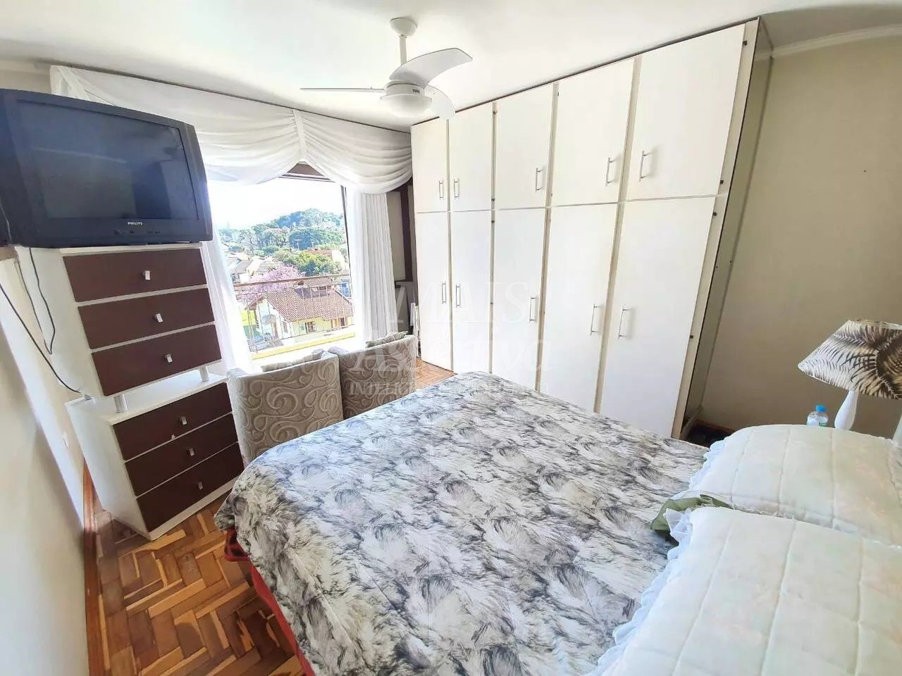 Casa ampla 05 dormitórios para venda no Bairro Rondônia em Novo Hamburgo