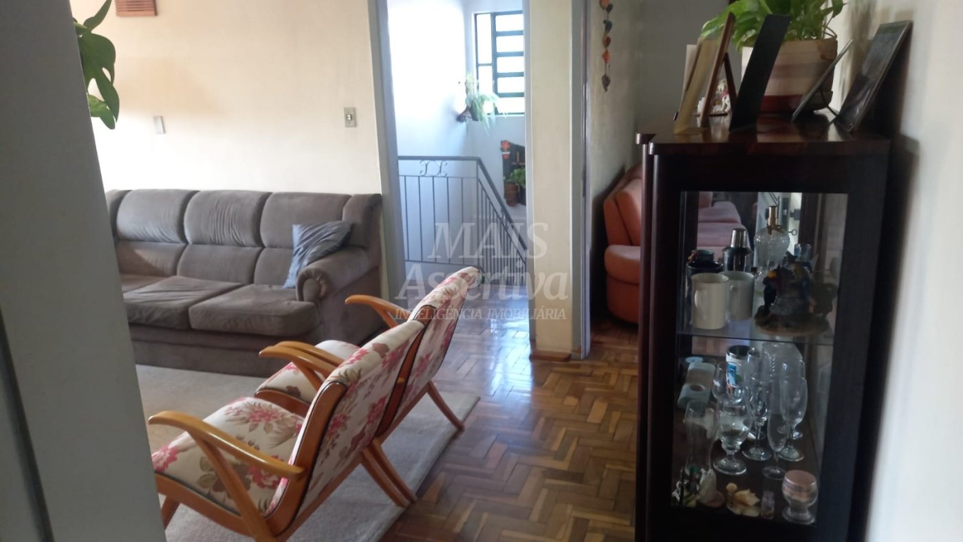 Casa ampla 05 dormitórios para venda no Bairro Rondônia em Novo Hamburgo