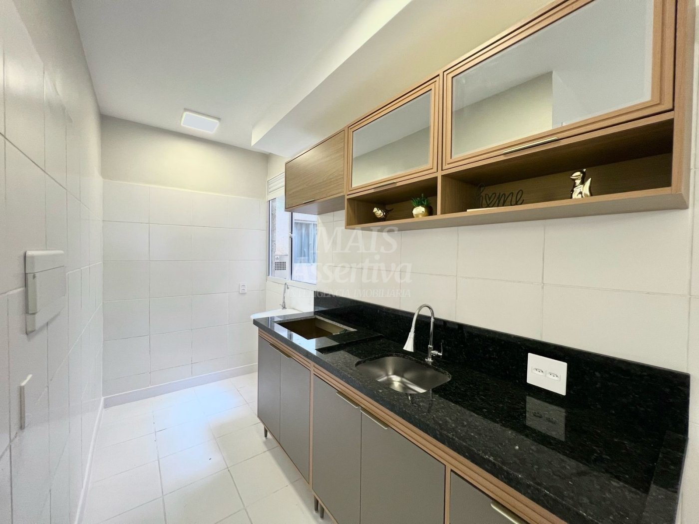 Apartamento térreo, semi mobiliado para venda - Condomínio Alto Paraíso 
