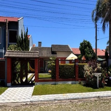 Excelente casa mobiliada 03 dormitórios para venda Centro de Imbé