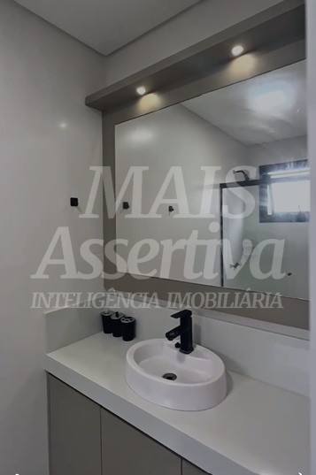 Apartamento mobiliado 02 dormitórios  01 suite para venda em Tramandai bairro Centro 