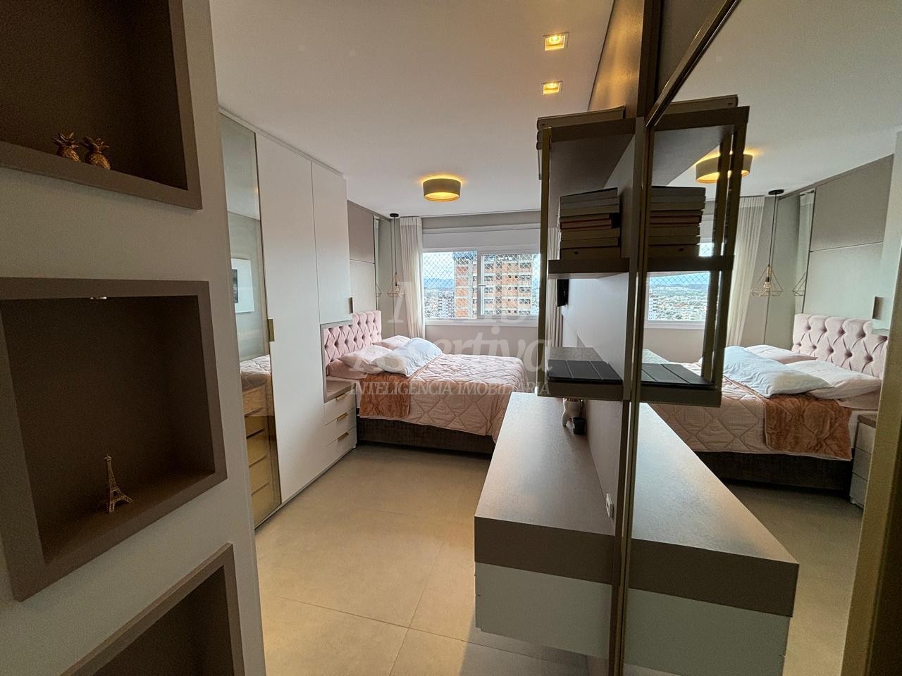 Excelente apartamento mobiliado à venda no Centro de Torres/RS - 2 dormitórios