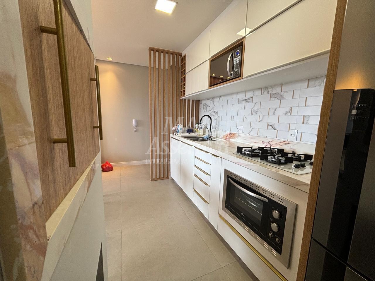Excelente apartamento mobiliado à venda no Centro de Torres/RS - 2 dormitórios