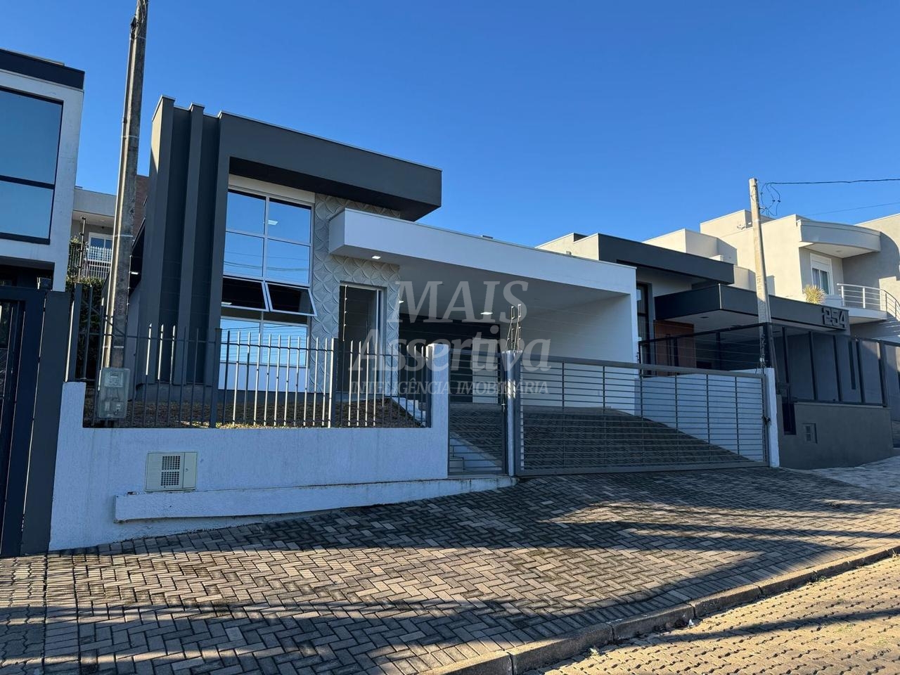 Casa, 3 quartos, 134 m² - Foto 1