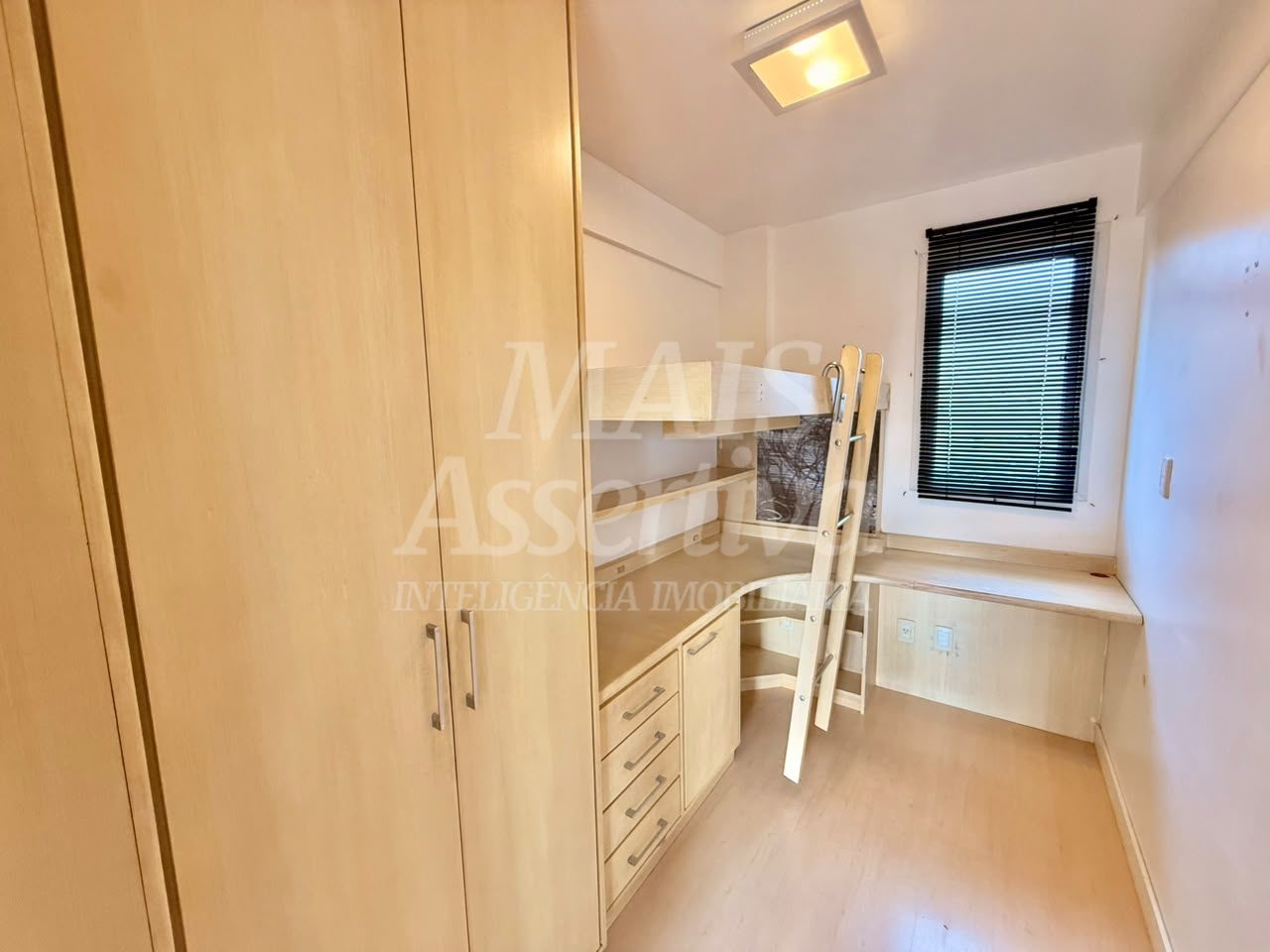 Apartamento semi mobiliado de 3 dormitórios - 7º andar no Centro de Novo Hamburgo 