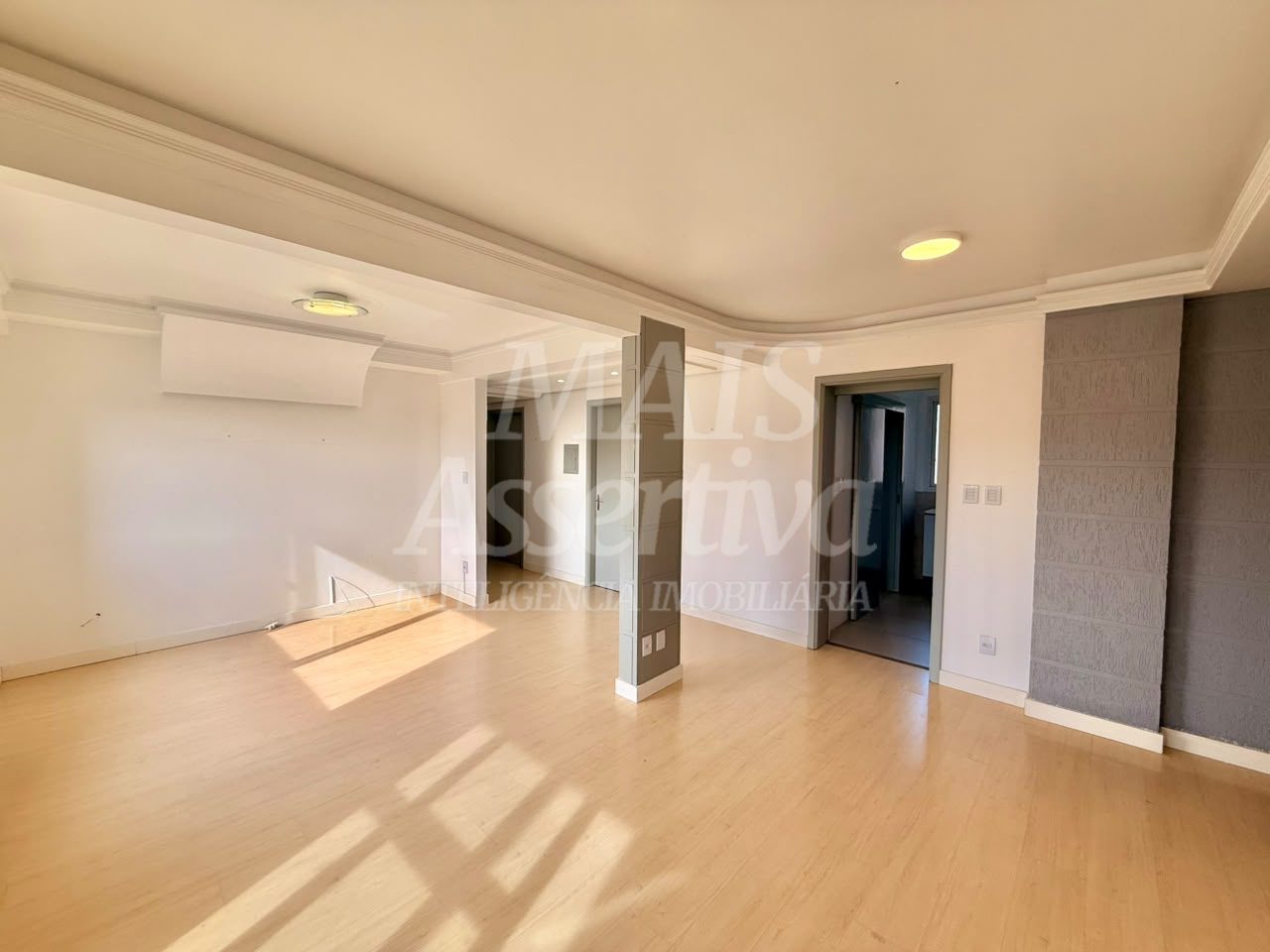 Apartamento semi mobiliado de 3 dormitórios - 7º andar no Centro de Novo Hamburgo 