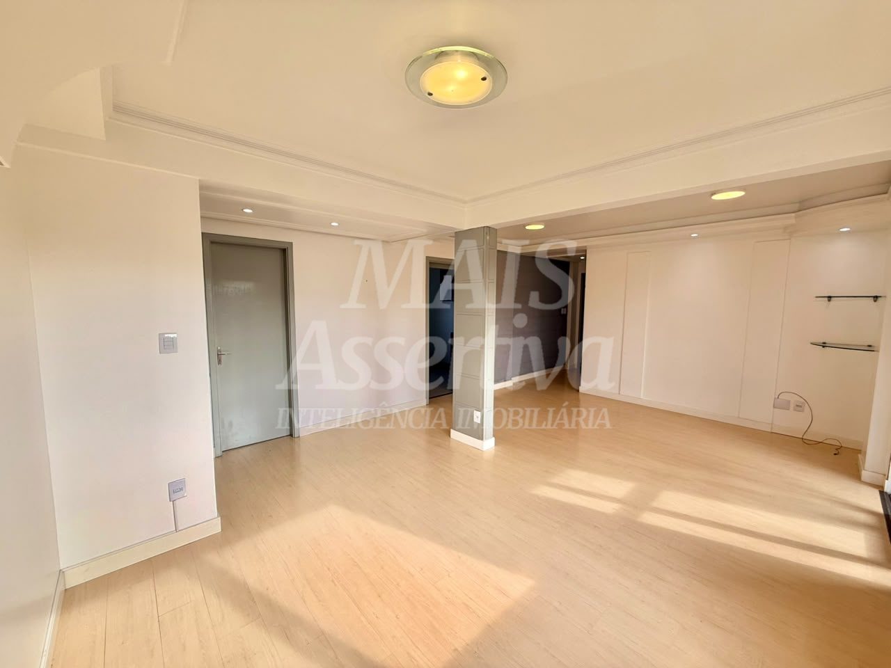 Apartamento semi mobiliado de 3 dormitórios - 7º andar no Centro de Novo Hamburgo 
