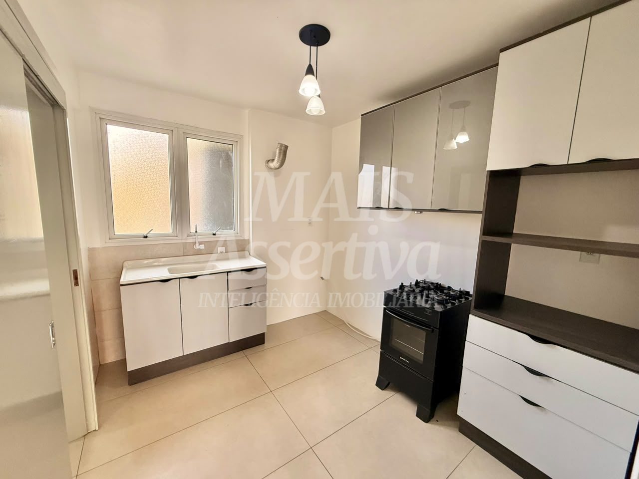 Apartamento semi mobiliado de 3 dormitórios - 7º andar no Centro de Novo Hamburgo 