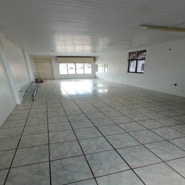 Sala comercial, térrea na Av. Coronel Travassos para locação