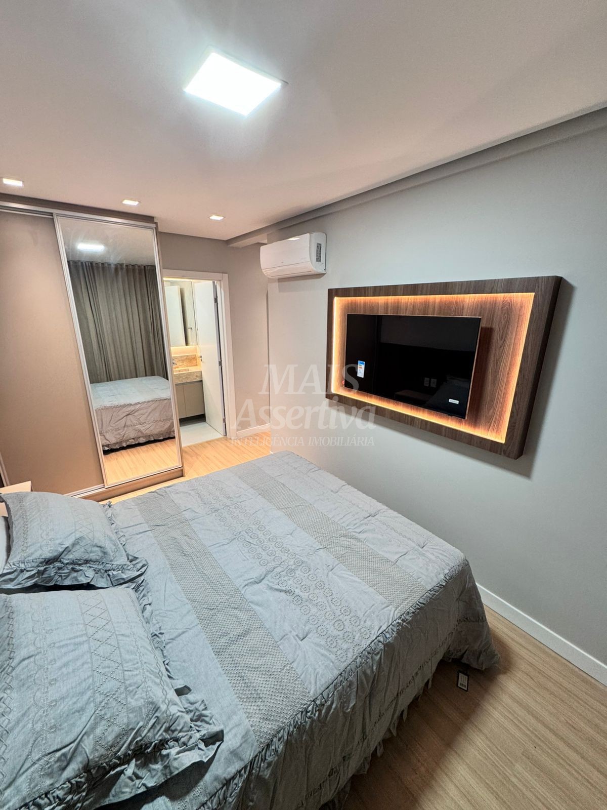 Apartamento mobiliado 02 dormitórios para venda no Centro de Canela