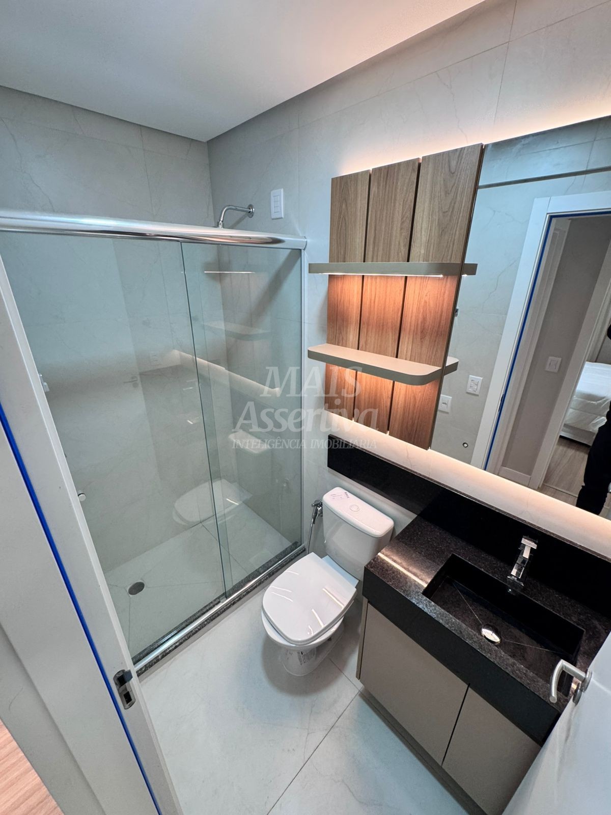 Apartamento mobiliado 02 dormitórios para venda no Centro de Canela