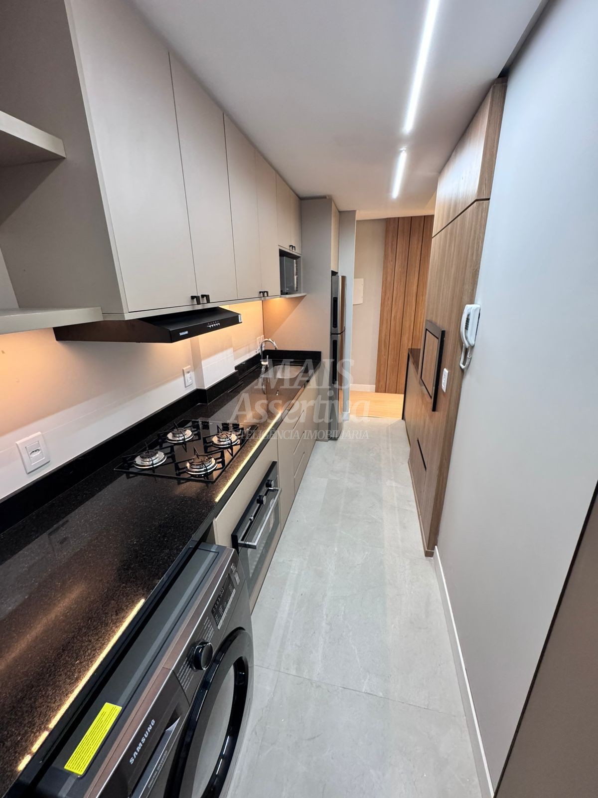 Apartamento mobiliado 02 dormitórios para venda no Centro de Canela