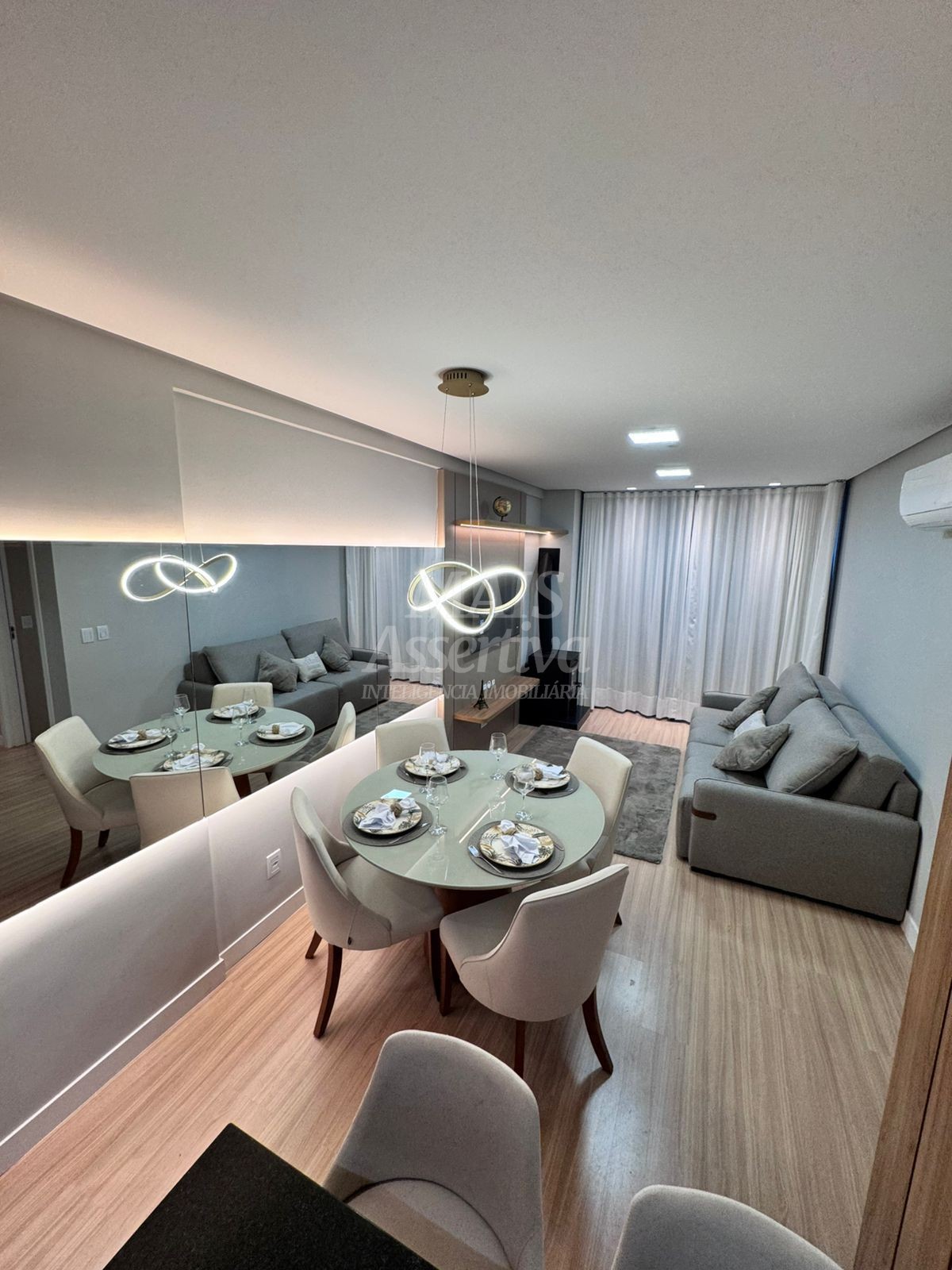Apartamento mobiliado 02 dormitórios para venda no Centro de Canela